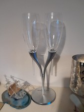 MOET & CHANDON-2 STEM FLUTE GLASSES & HOLDER