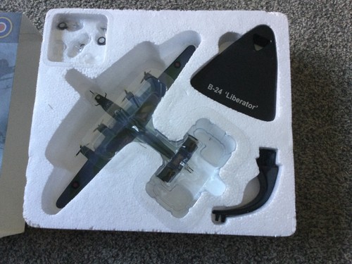 144 consolidated 24 - 1:144, b-24