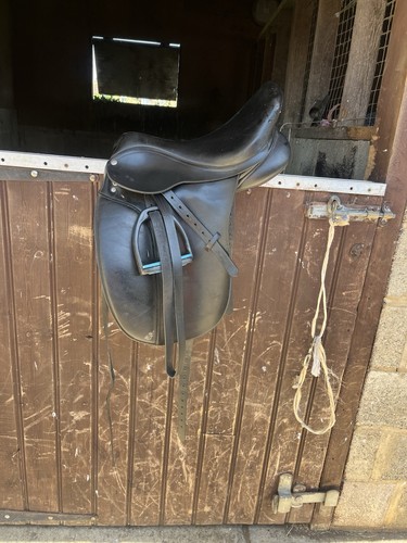Adjustable dressage saddle - t4,
