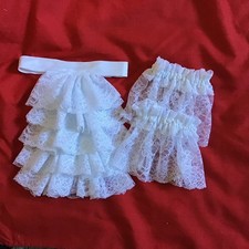 Jabot cravat and wrist cuffs