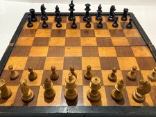 ANTIQUE STAUNTON CHESS SET