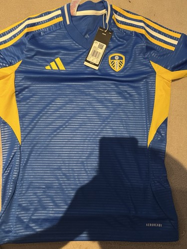 Leeds united away - leeds, 25/26