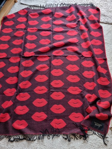 Victoria secret red lips - secret,