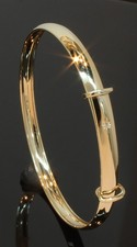 9 Carat Yellow Gold Child's Diamond Set Expandable Bangle (80.25.463)