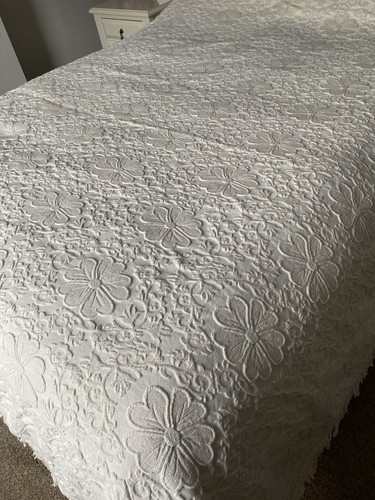 Vintage double embossed bed - vintage,