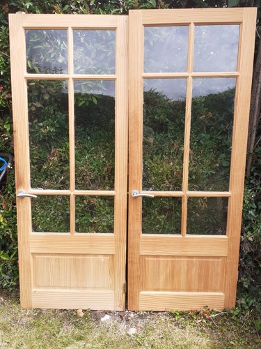 Internal pine doors half - doors.,