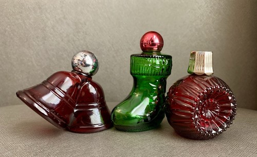 Set vtg avon collectible - set,