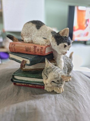 Cat porcelain figurines - cat,