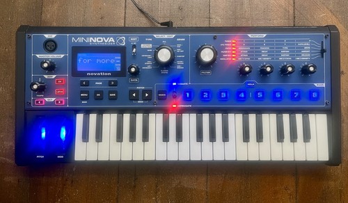 Novation mininova synth - novation,