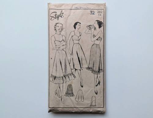 Vintage 1950s sewing pattern - , |