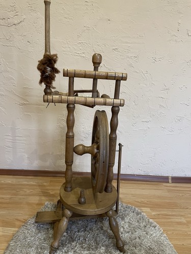 Castle spinning wheel - spinning,