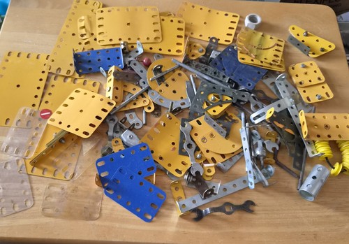 Bag vintage meccano parts - of,