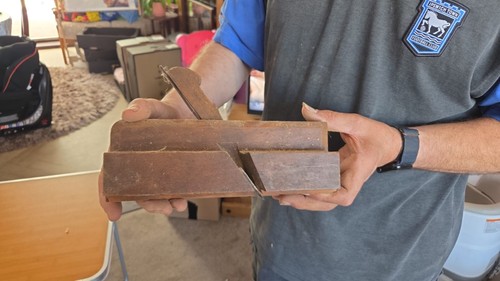 Old molding hand - old,