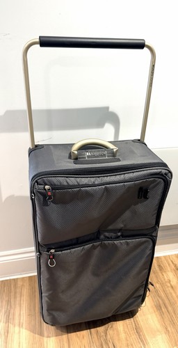 Luggage world lightest - world’s,