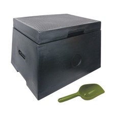 Small grit bin including scoop