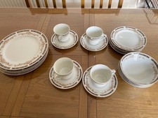 Dinner & Tea Set, Vintage, Royal, 20 Piece Fine Porcelaine