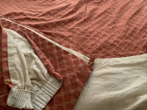 Pair large vtg damask - large,