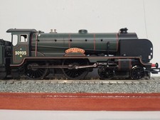 Hornby (OO) R2181 BR 4-4-0 Schools Class Locomotive 30935 'SEVENOAKS'.