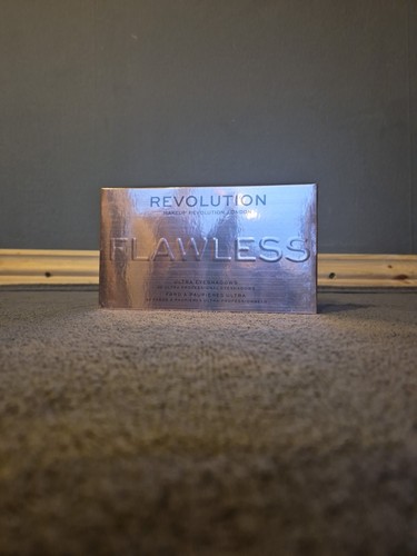 Revolution 32 eyeshadow - revolution,