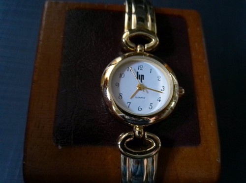 Lip ladies gold - gold-plated, quartz