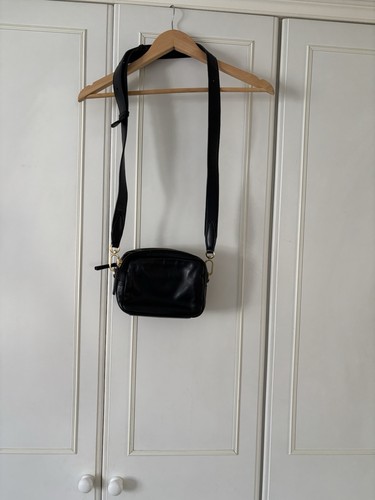 Small black leather - small, cross