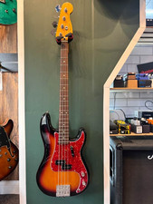 BASS GUITAR - Fender Player II