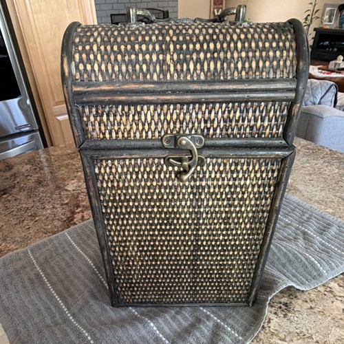 Vtg wicker basket wine - vtg,