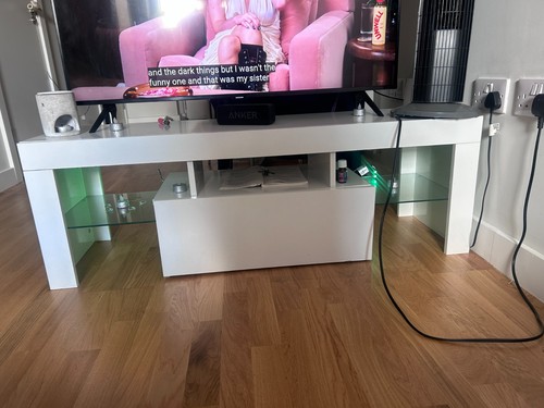 White unit stand with led - tv,