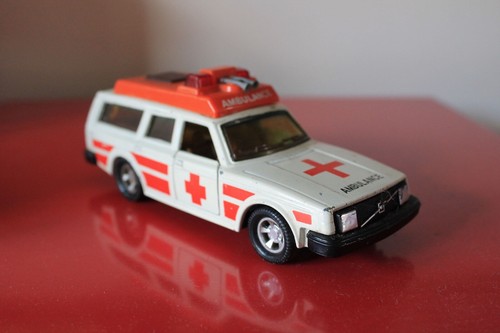 Matchbox volvo ambulance - matchbox, k-74