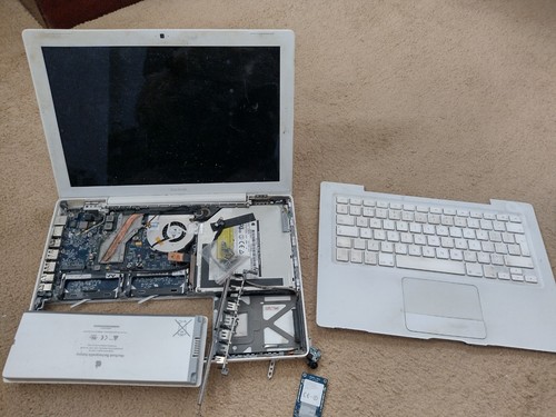 Apple macbook white a1181 - macbook,