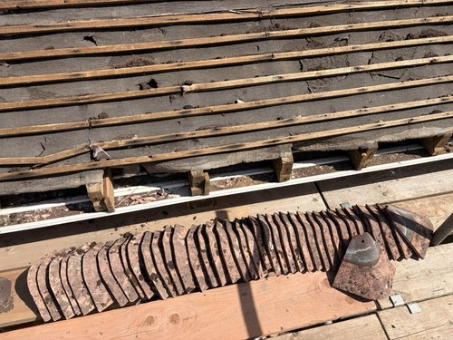 Reclaimed roof tiles concrete - roof,