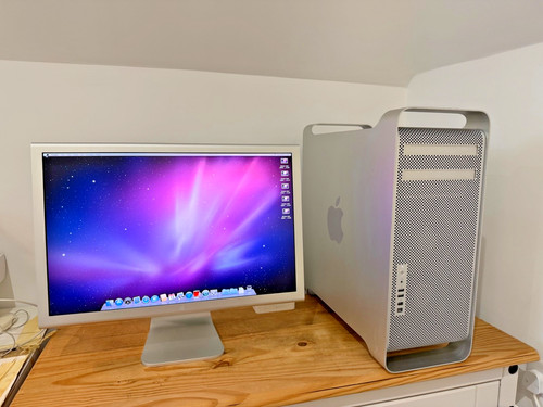 Apple cinema hd - 23",