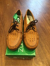 Greenz camille ladies bowls shoes , tan size 3.5 brand new.