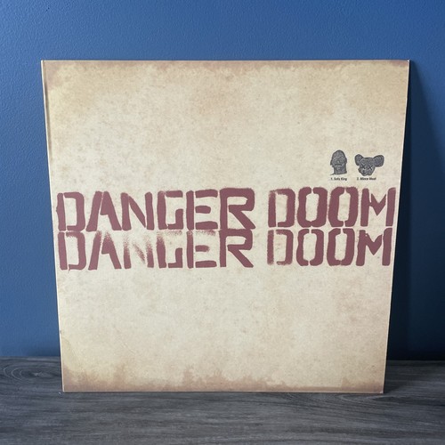 Danger doom sofa king - doom, 12"