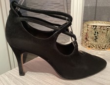 Petra Firenze Russell &