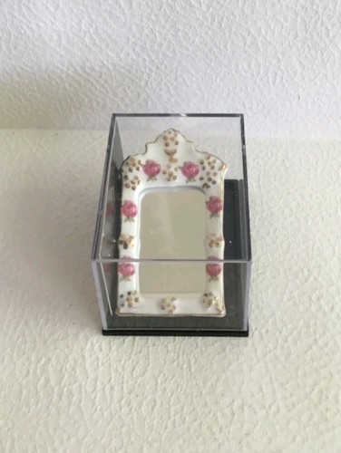 Dolls house scale pink - house, 1:12