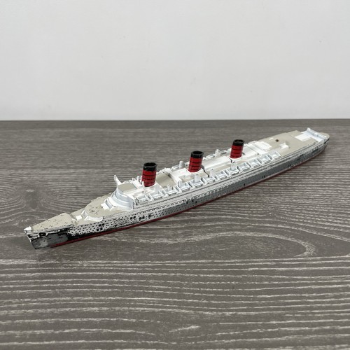 Triang minic m703 - r.m.s., queen
