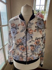 WHITE FLORAL TEXTURED BOMBER