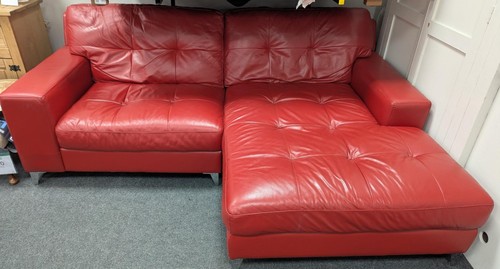 Vibrant red leather corner - vibrant,