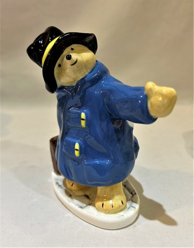 Paddington bear hitchhikes - paddington,