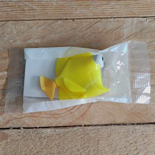 Finding nemo yellow - finding,