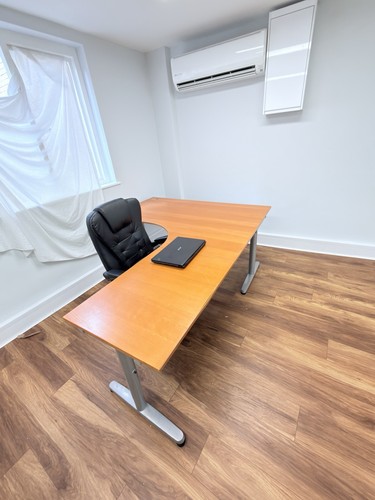 Shaped office desk 200 - desk,