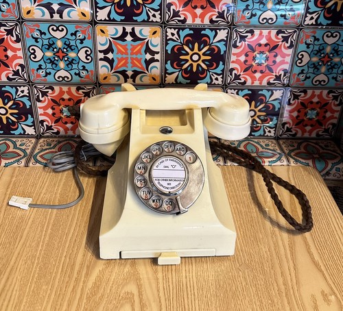 Ivory white bakelite - gpo, 312