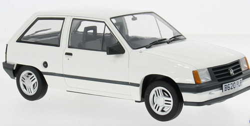 Mcg vauxhall nova white - sr,