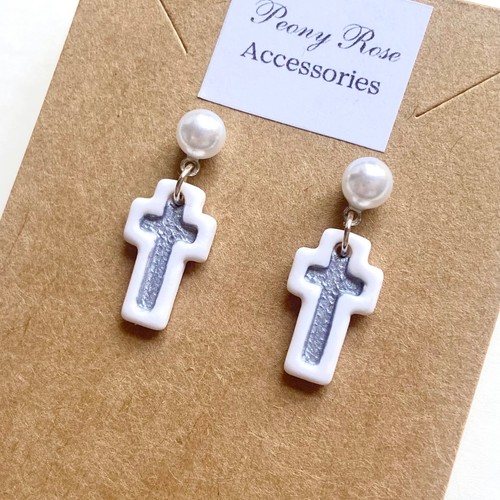 White pearly cross - cross, |