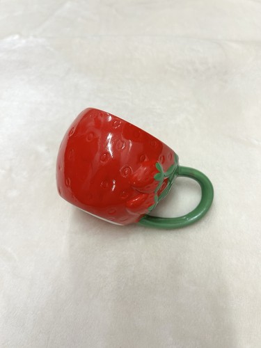Flying tiger red strawberry - red,