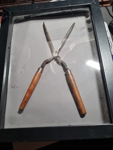 Antique hair curling - ,