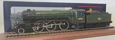 Bachmann 31-561 V2 BR Lined Green 60946 (Outside Steam Pipes) Stepped Tender