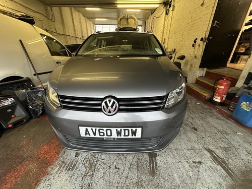 Touran 2010 - vw,
