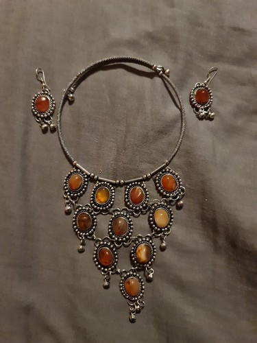 Costume jewellery necklace and - jewellery,